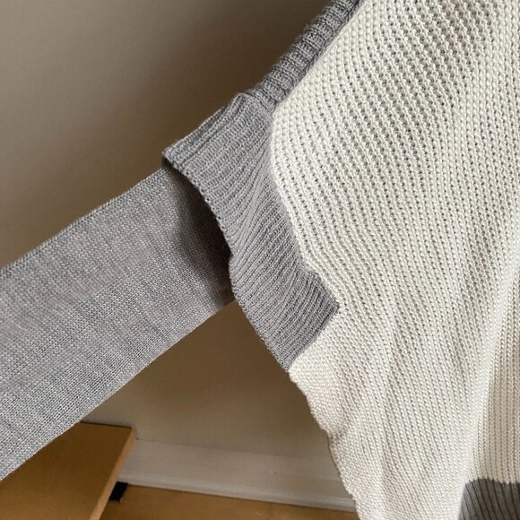 LA Classe Couture BNWT Knit Poncho Turtleneck - Picture 2 of 8